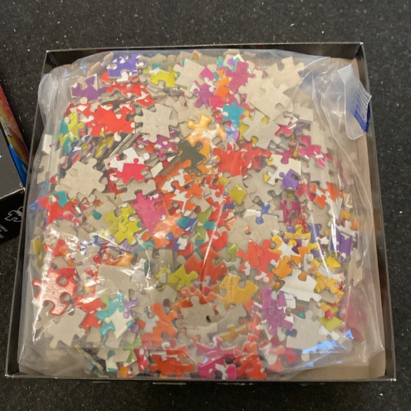 Puzzle Rainbow 1,000 Piece Jigsaw Puzzle - Picture 2 of 6